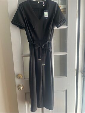Black V-Neck Tie-Waist Women's Jumpsuit